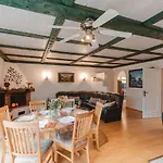 Lägenhet The Alpine Classic By Interhome