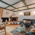 The Alpine Classic By Interhome Lägenhet *