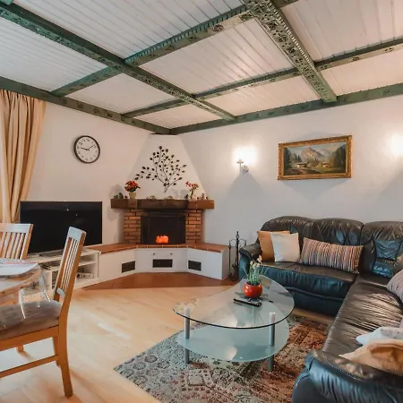 The Alpine Classic By Interhome Lägenhet *